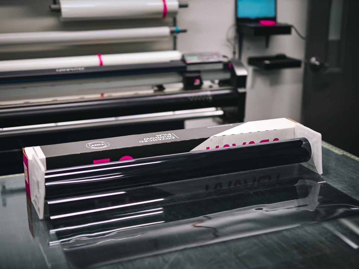 Roll-to-roll ou flatbed : choisir pour un atelier de signalétique