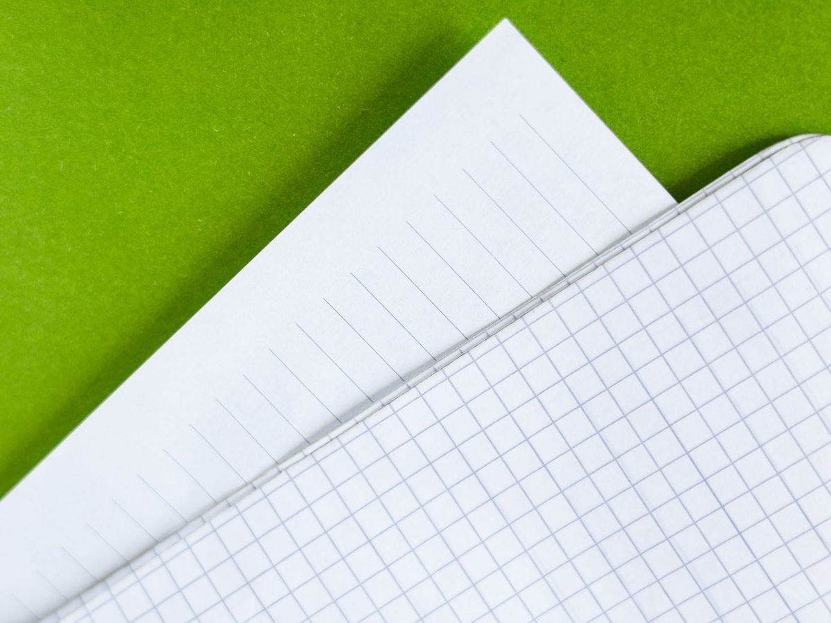 Choisir le bon papier pour vos impressions : les erreurs à éviter