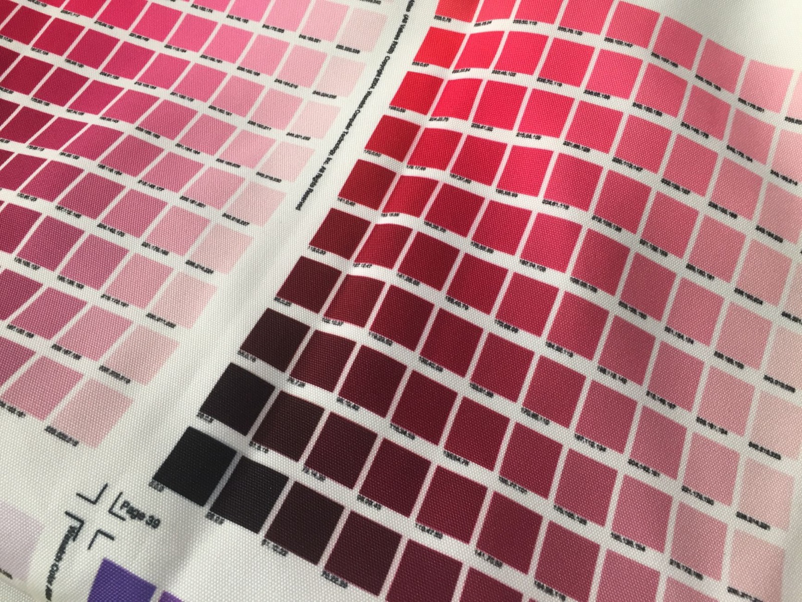 écran de vérification d'un fichier prépresse avant impression textile